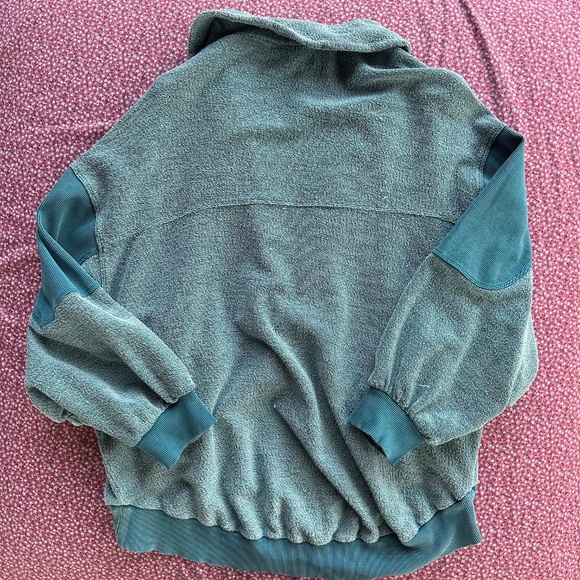 Urban outfitters out from under fleece oversized cardigan size M/L - Picture 2 of 4